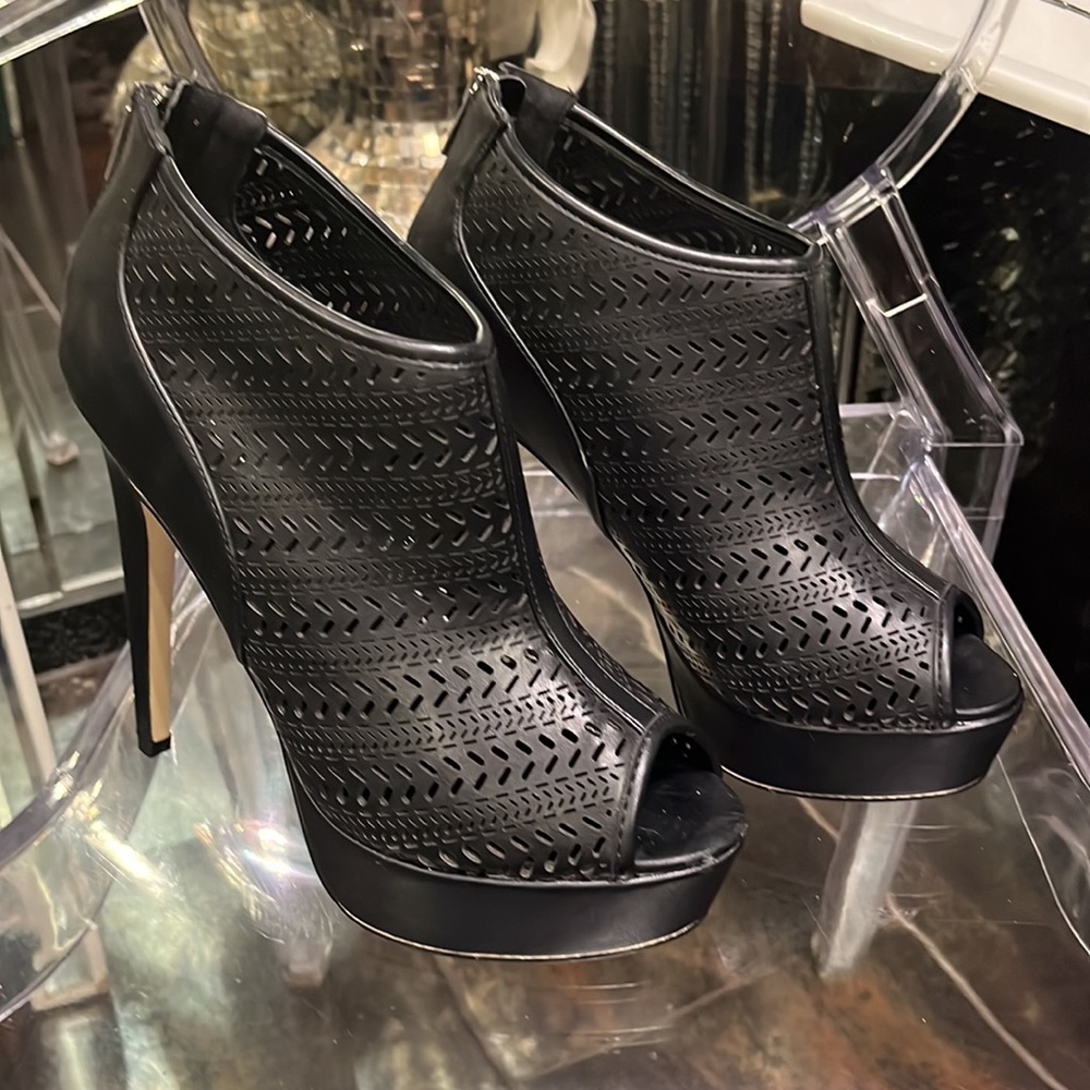 Sharp Shoes - image 2